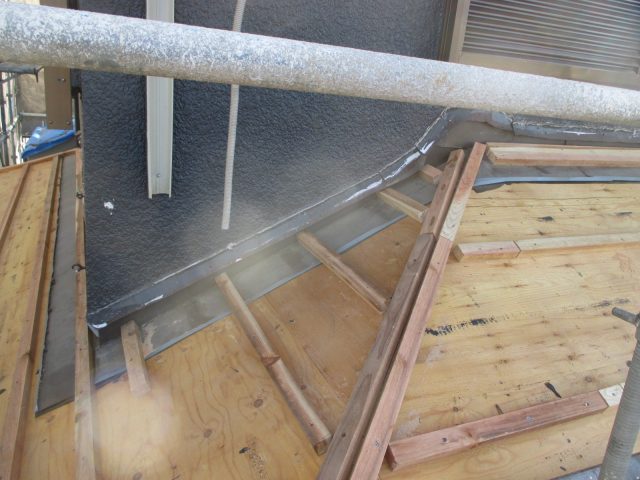 三木市の葺き替え工事での嵩上げ